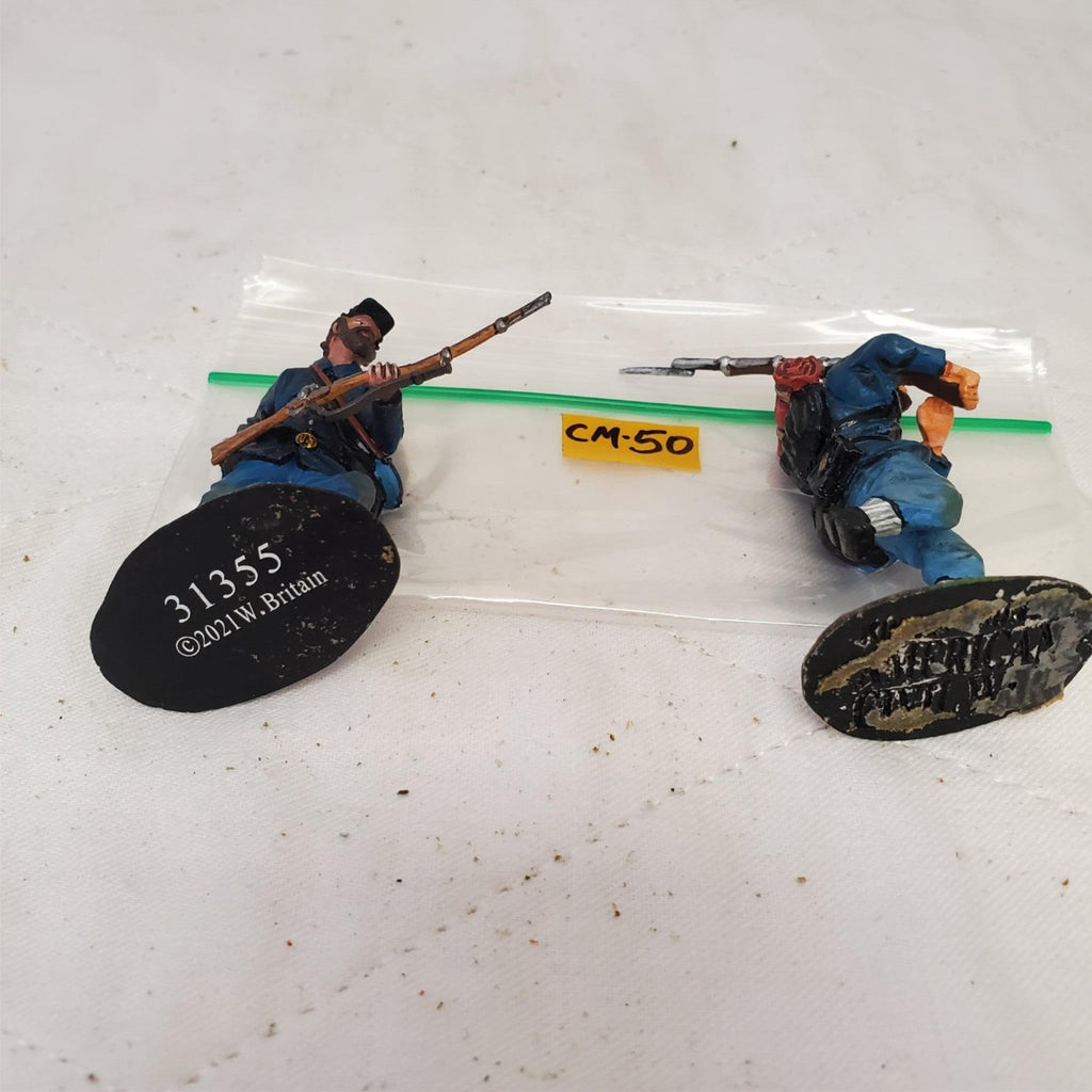 W. Britain #31355 Union Soldiers Advancing & Loading CM-50