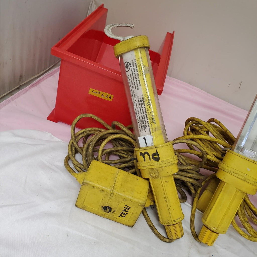 Lot of 2 Woodhead Portable 13W 120V Fluorescent Hand Lamp LOT-626
