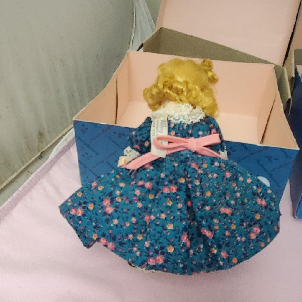 Set of 5 Madame Alexander Miniature Showcase Dolls with Box & Stand