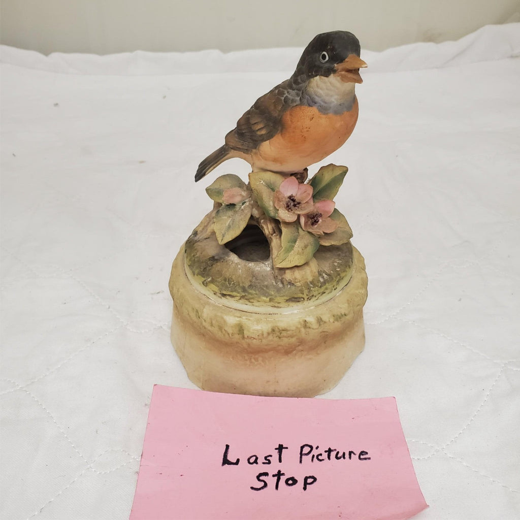 Lefton #KW7229 Porcelain Sparrow figurine Music Box