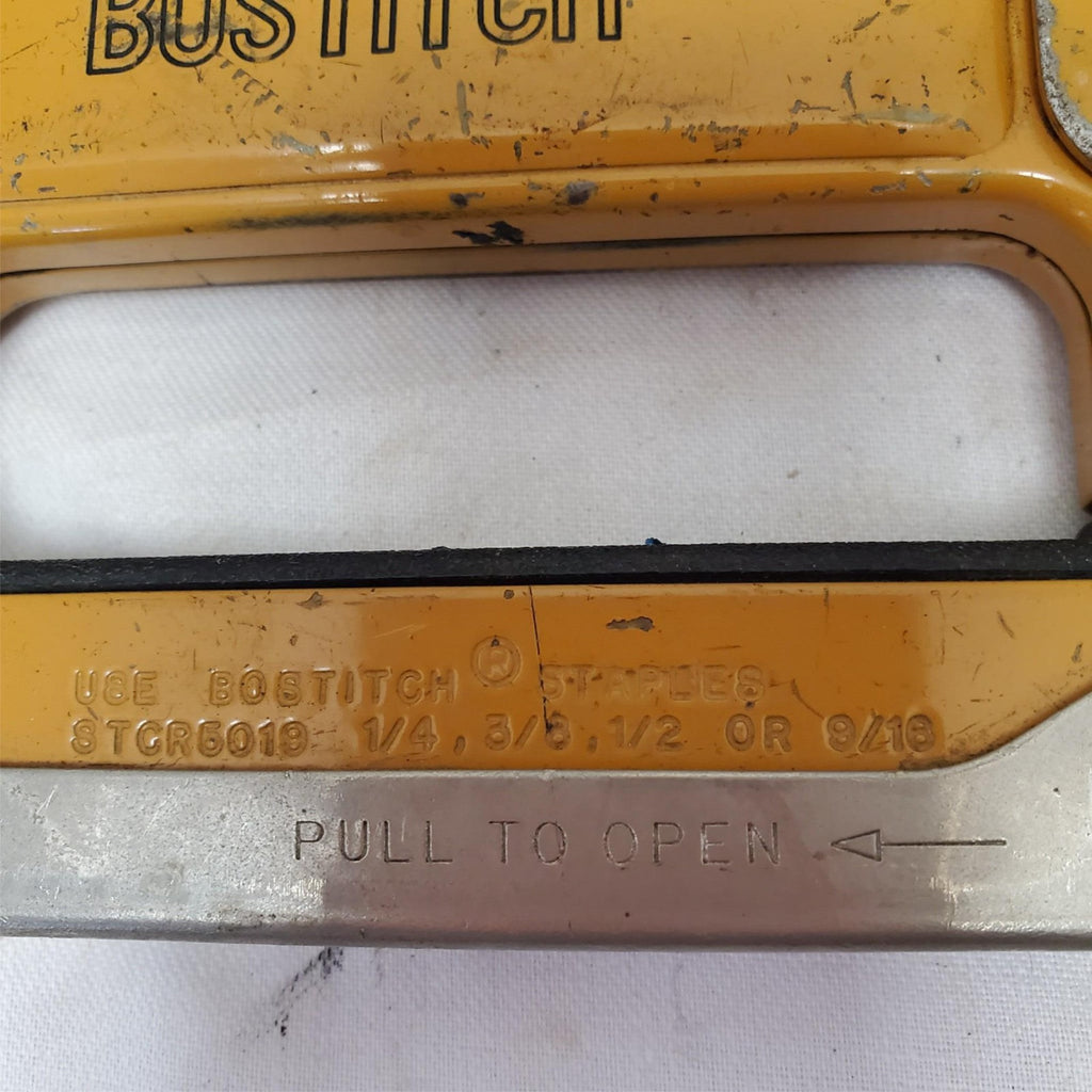 Lot of 8 Assorted Bostitch Stapler, Dividers Breaker Bar & More Tool LOT-116