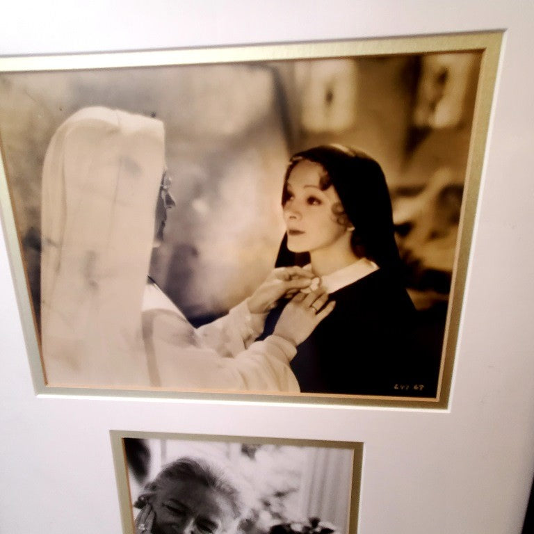 Vintage Autographed Actress Helen Hayes Large Framed Photograph Picture