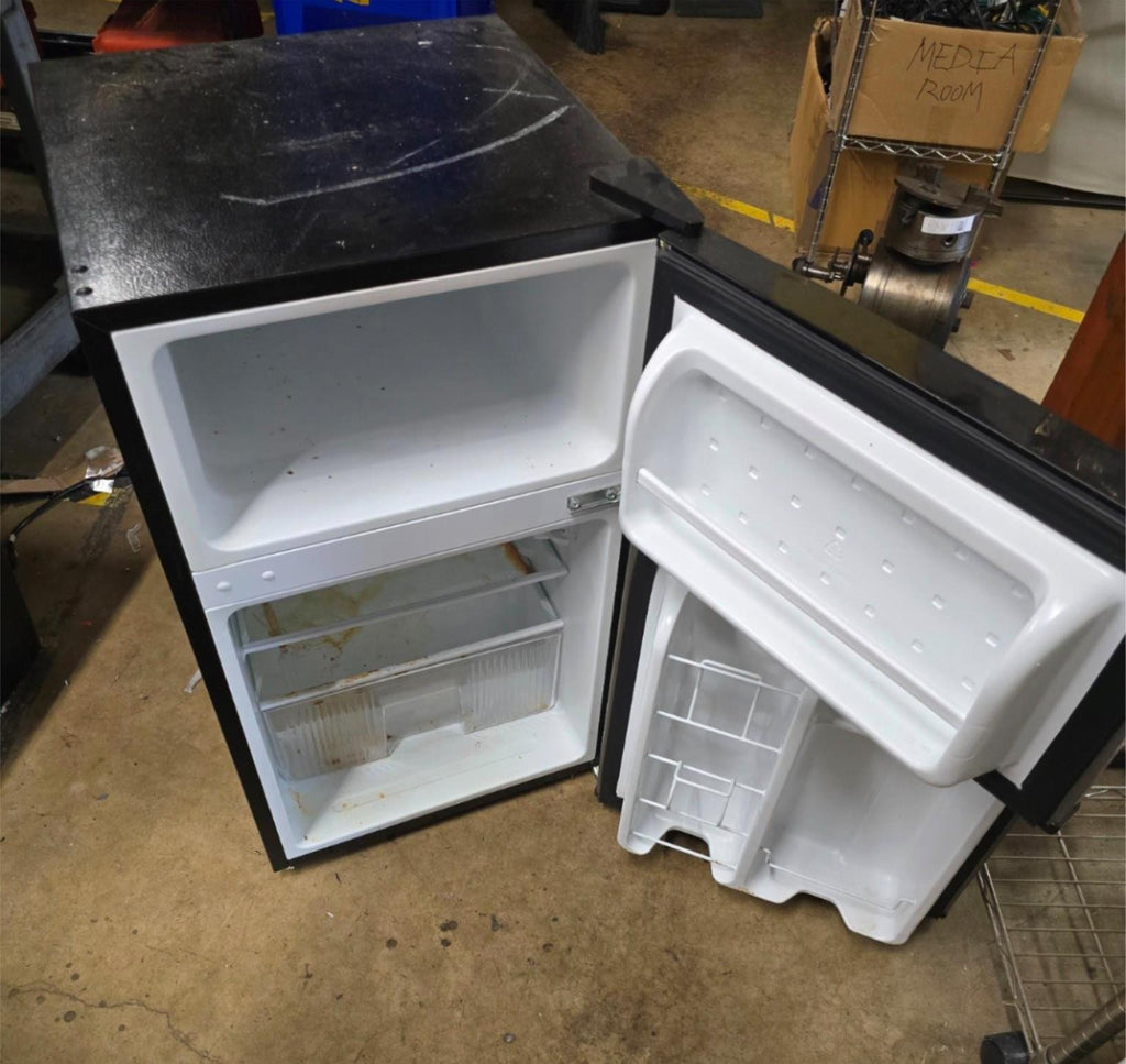 Working Electrolux FFS31B2QM Mini Refrigerator Freezer