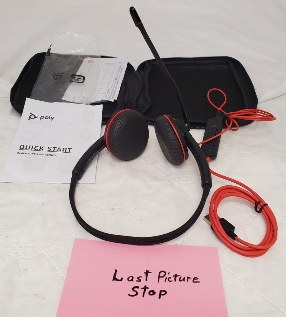 Plantronics C3200 Blackwire USB Headset with USB Adapter Case