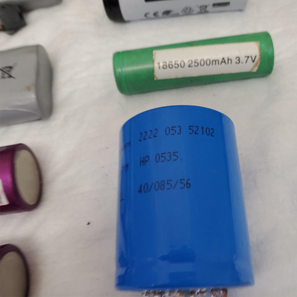 Lot of Various type of NiMH NiCD Universal Battery Package & Aluminium Capacitor