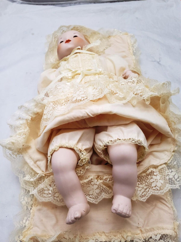 Vintage Original Heritage Dolls Porcelain Baby Bonnet Doll