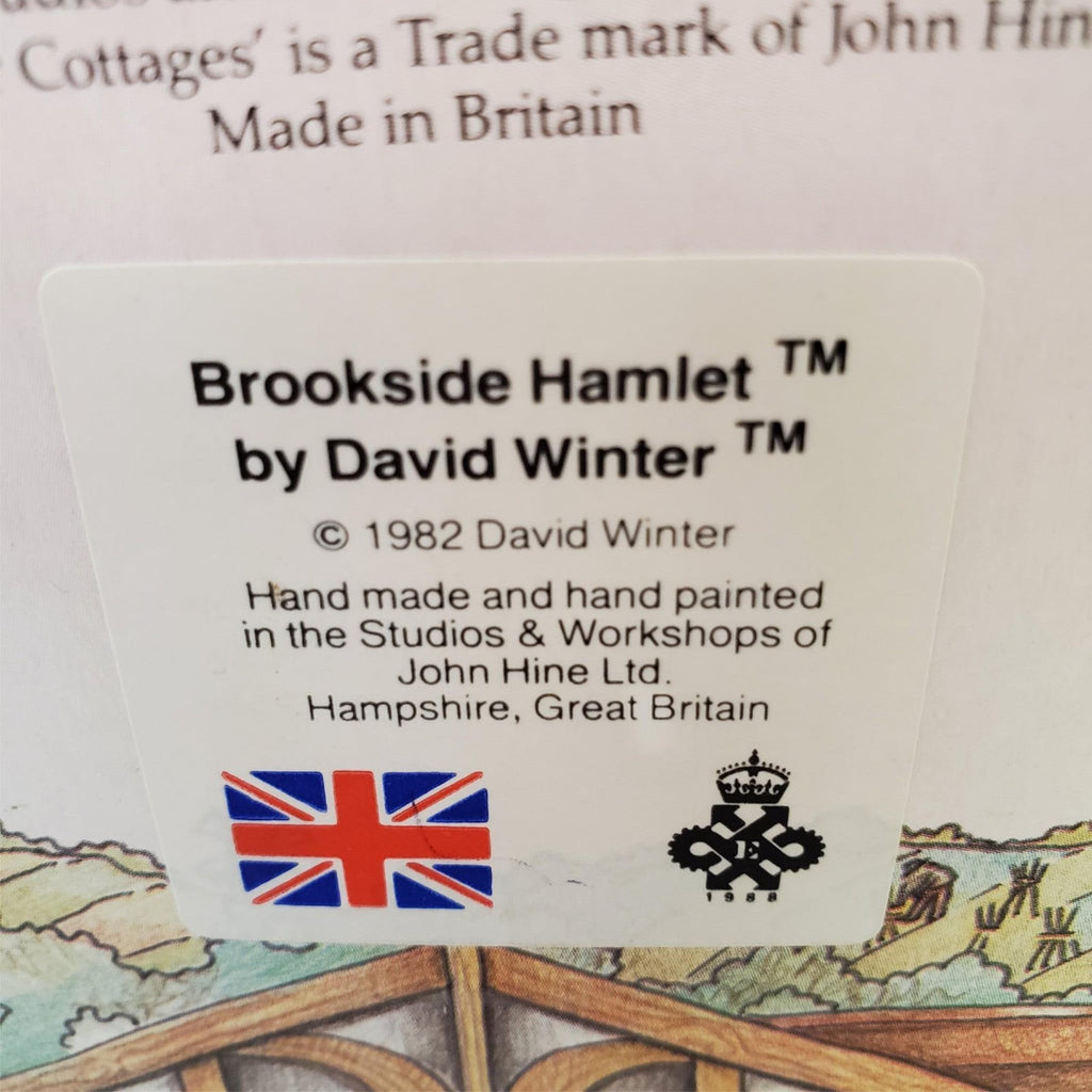 David Winter's Brookside Hamlet 1982 Cottage with Certificate of Authenticity