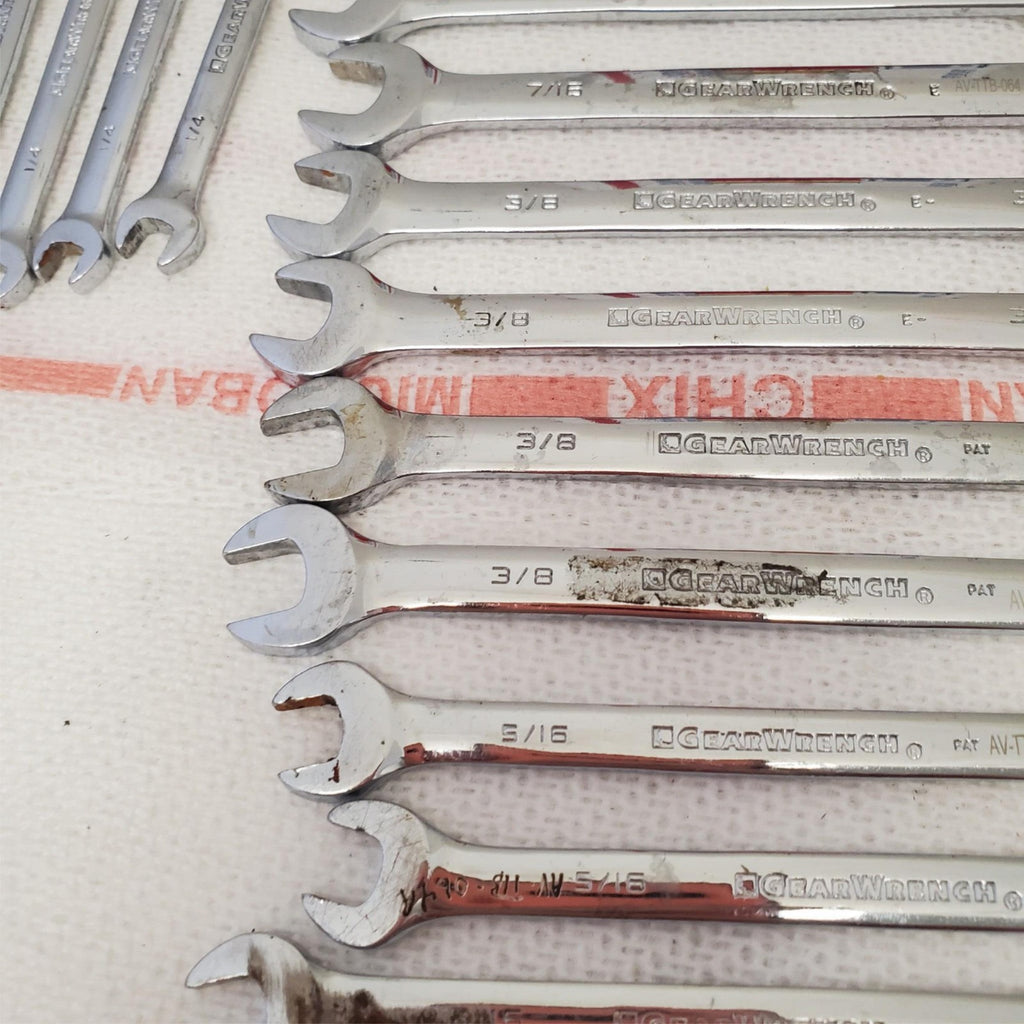Lot of 28  Gear Wrench & Blue Point Combination Wrench Set LOT-388