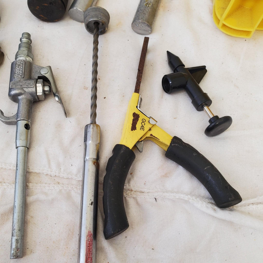 Lot of Assorted Air Drill / Fluid Handles & other Tools LOT AC7