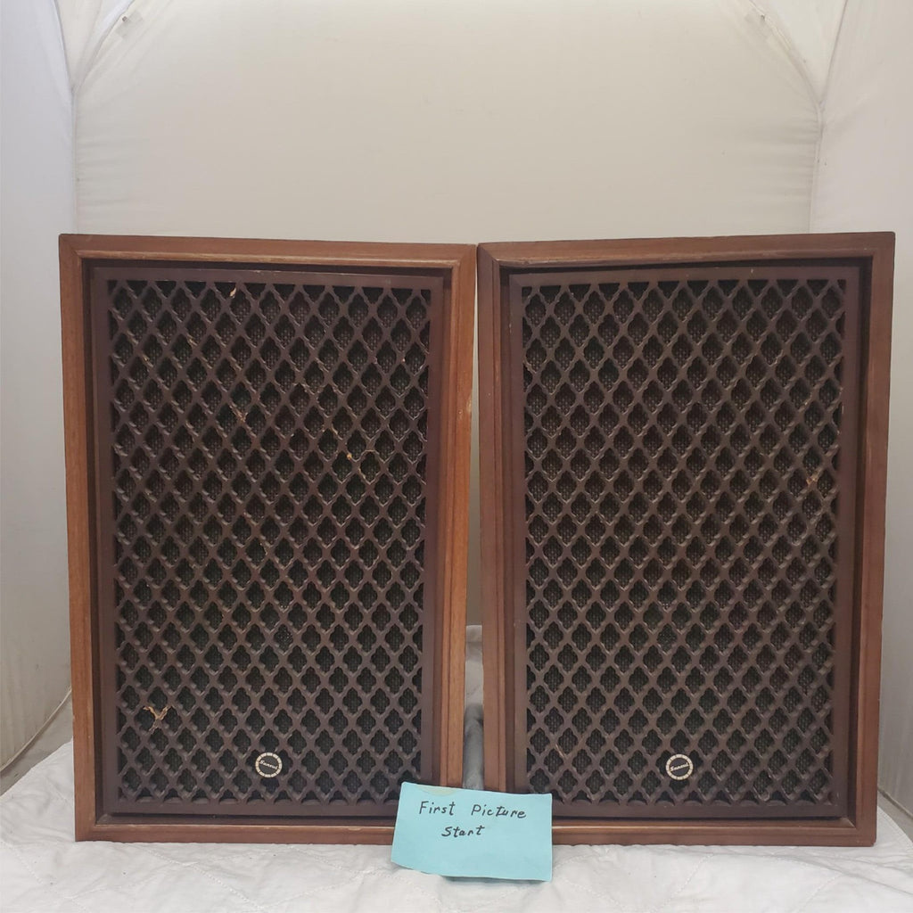 Set of 2 Vintage Sansui SP-50 2 Way Speaker System