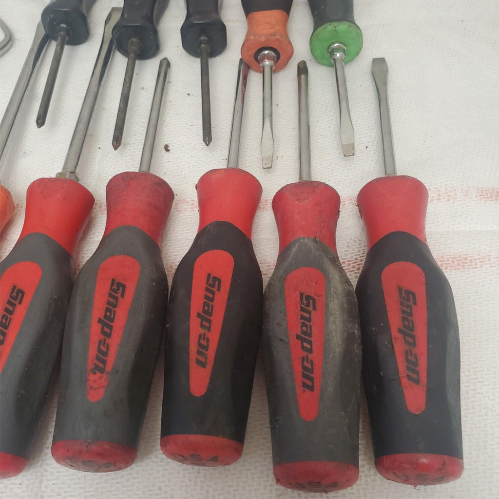 Lot 14 Snap-on Too Pre-Owned Screwdrivers & Grip Radiator Pick Set LOT- 1058