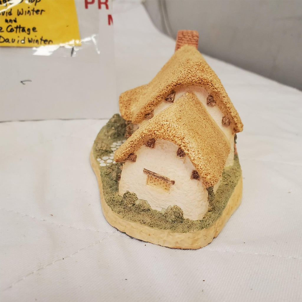 David Winter's The Village Shop Cottage & Rose Cottage