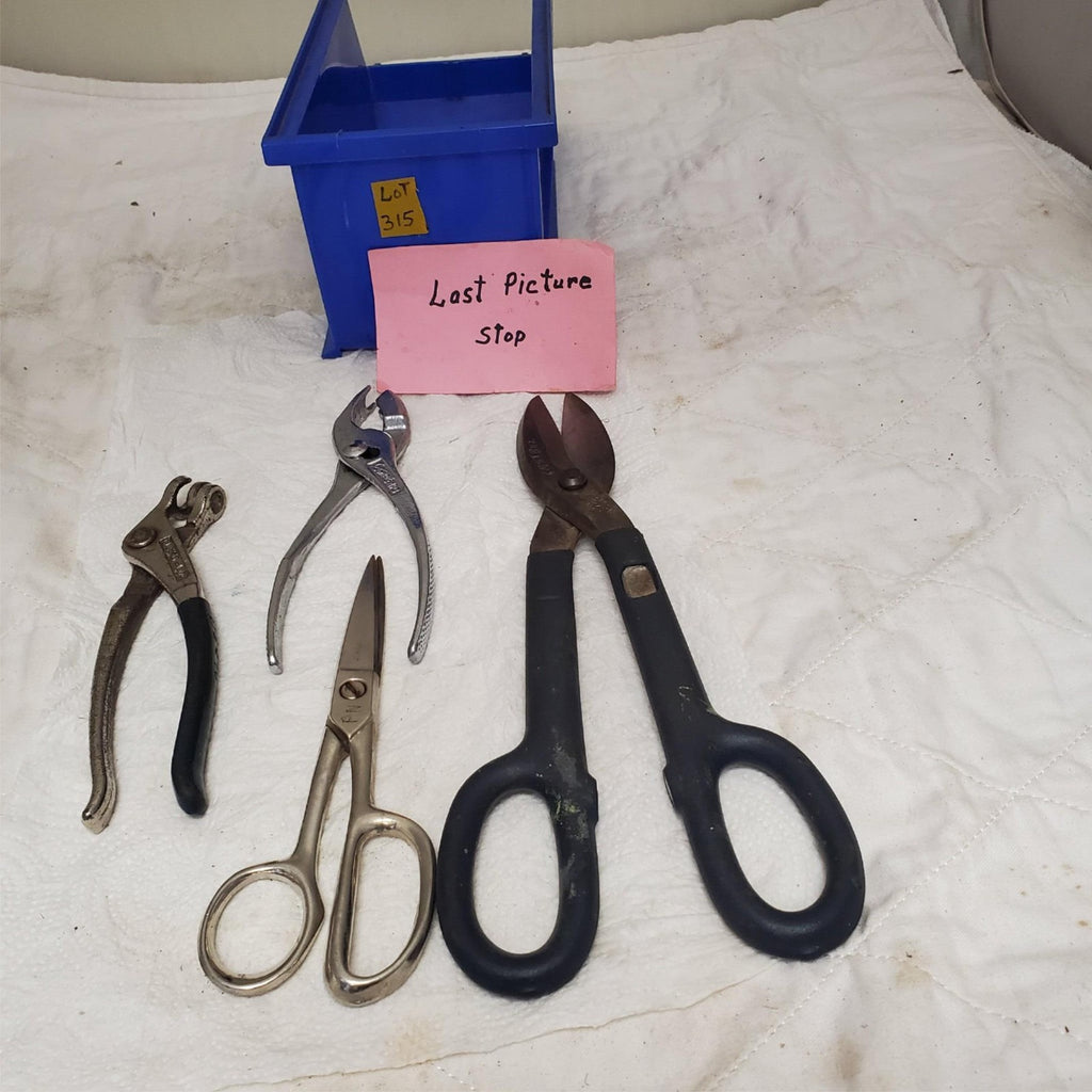 Lot of 4 Assorted Tinner Snips Scissors & Pliers LOT-315