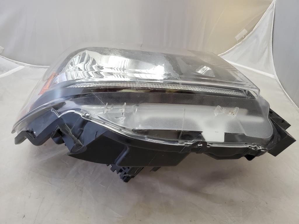 2014-2017 Toyota Tundra Right RH Headlight