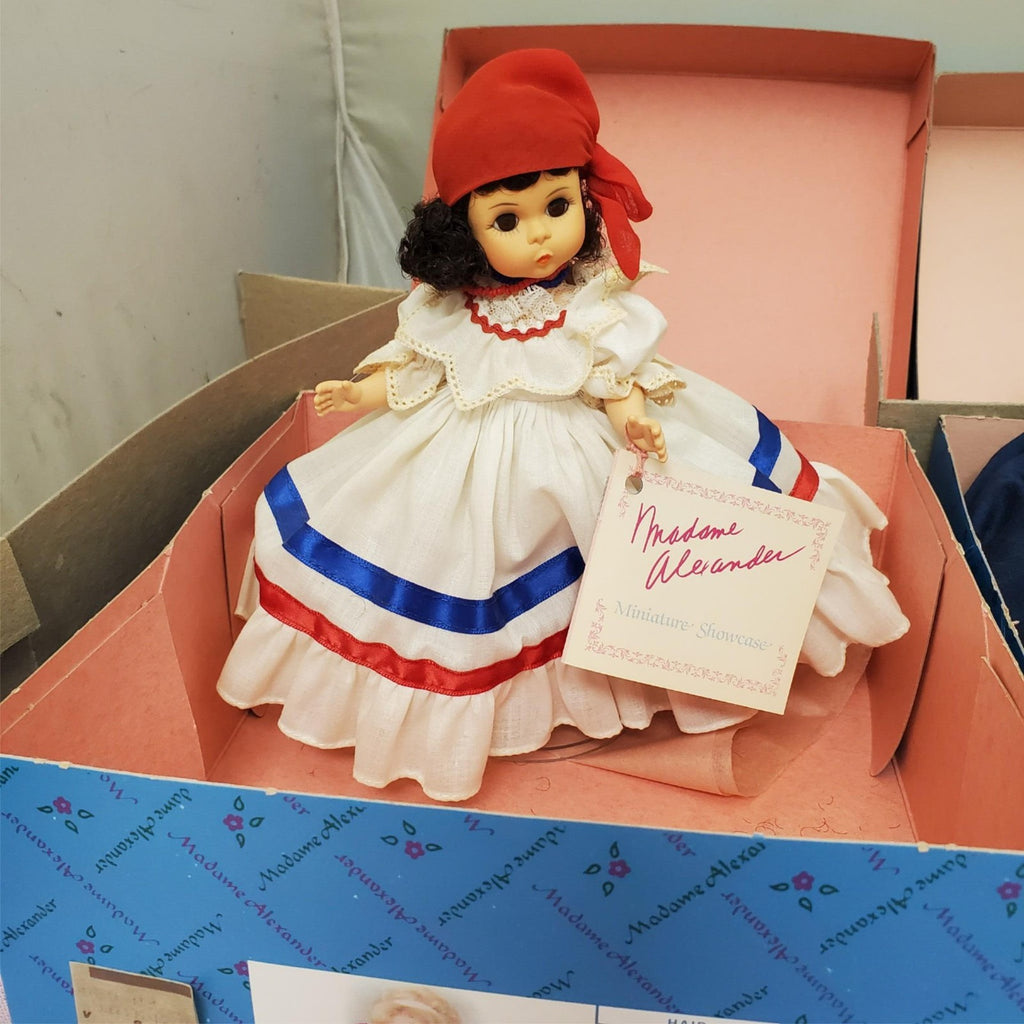 Set Of 5 Vintage Madame Alexander Miniature Showcase Dolls