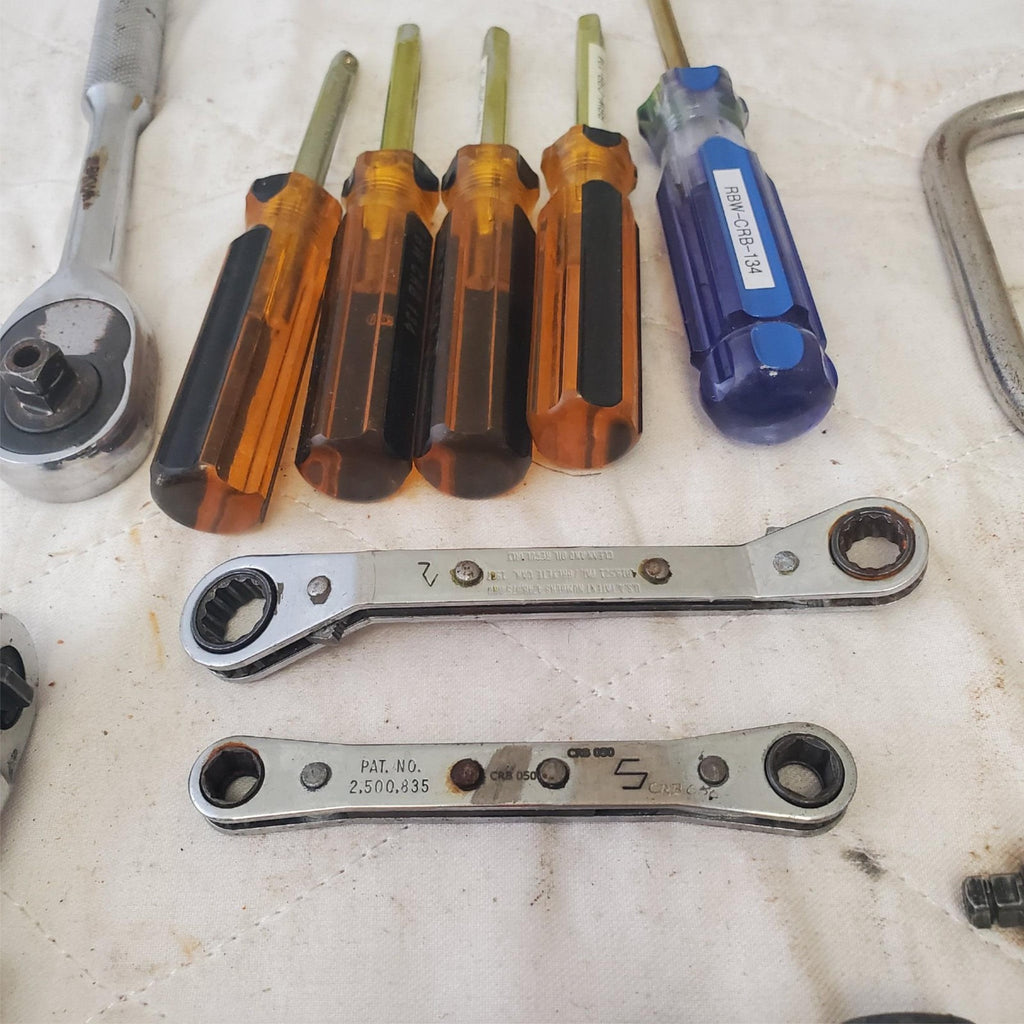 Lot of Assorted Ratchets, Drivers, Speed Handles & Other Hand Tools LOT 128