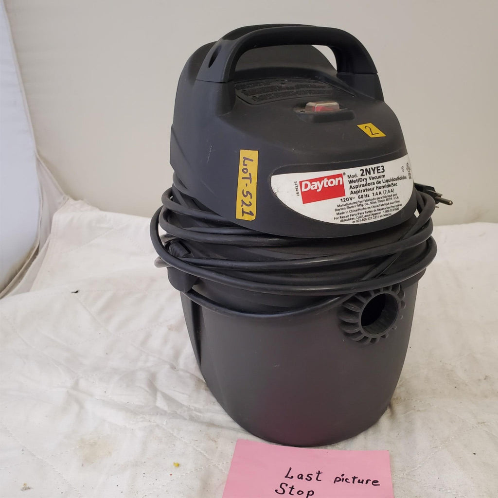 DAYTON Vacuum 2NYE3 1 1/2 gal Tank Wet/Dry Vacuum Cleaner (1) LOT 521
