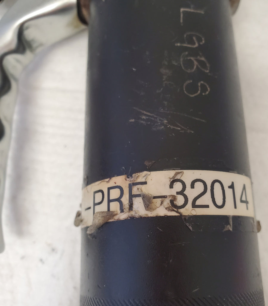 STP Mini Manual Grease Gun 4,500 PSI. Includes Flex Hose MT-155