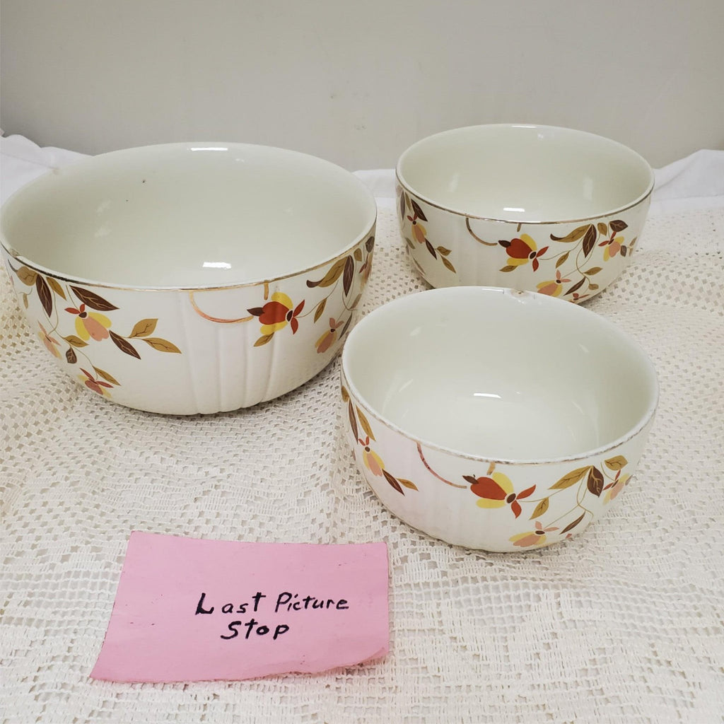 Set of 3 Hall's Superior Bowl. By Mary Dunbar Jewel Homemakers Institute