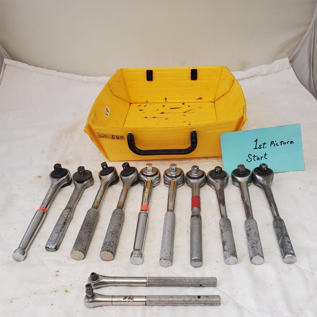 Lot of Assorted Ratcheting Socket Wrenches LOT 550
