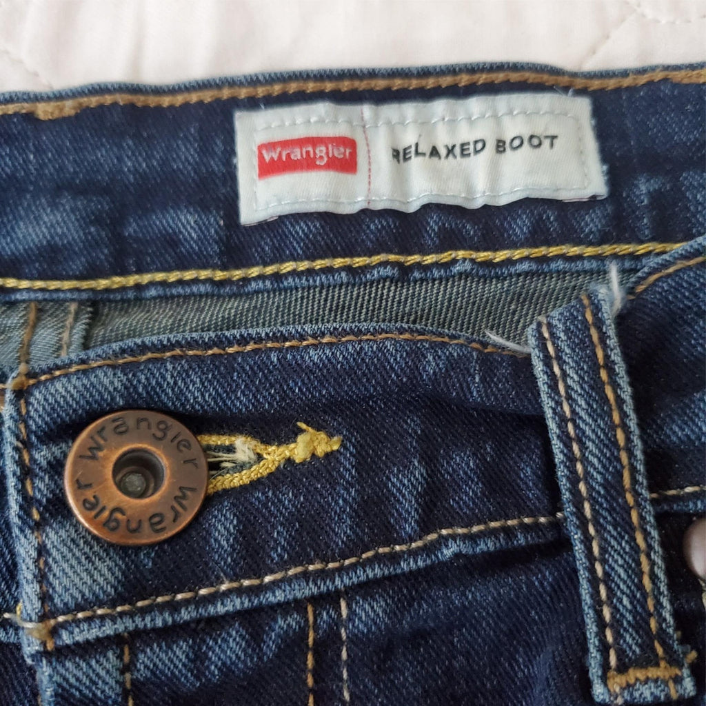 Lot of Assorted Multi Brand T-shirt, Jeans, Shorts & Socks Set