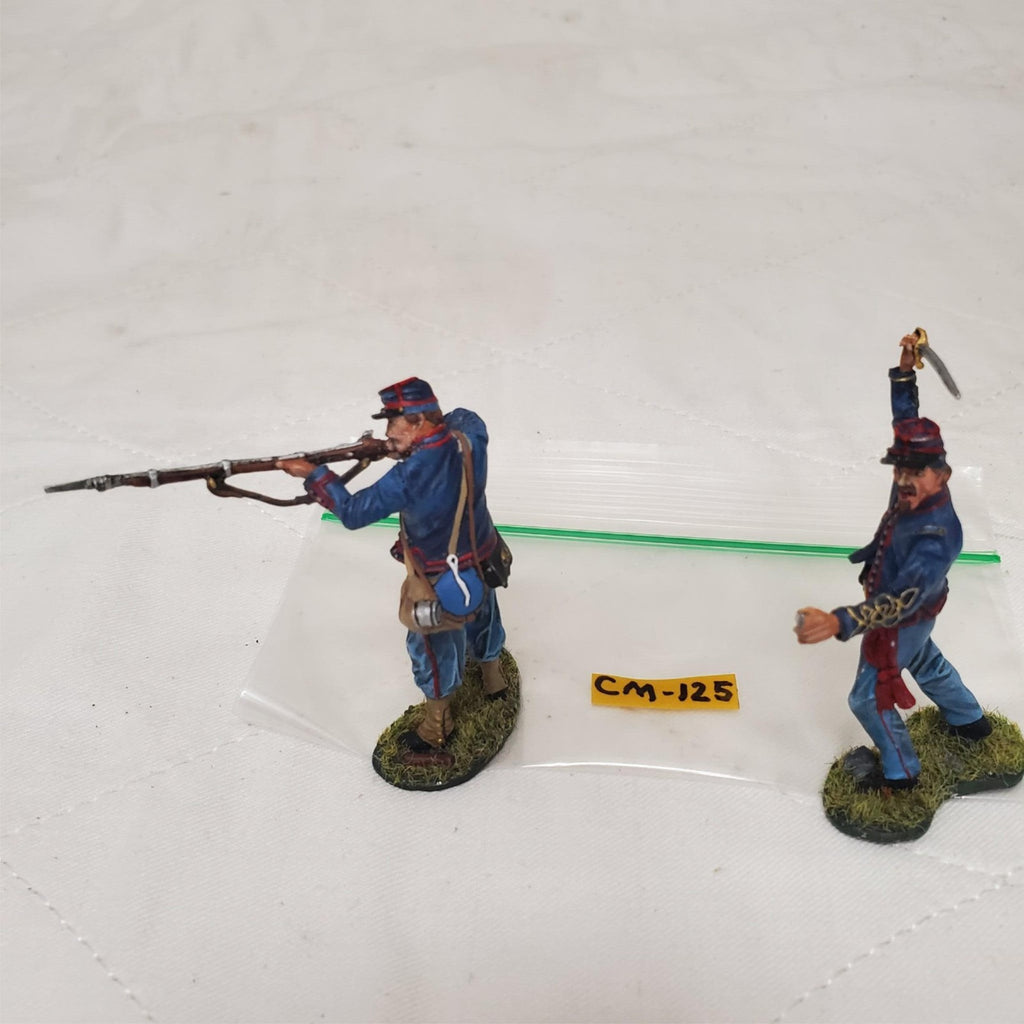 The Collectors Showcase CS01032 Firing& CS01028 Officer 72nd Pennsylvania CM-125