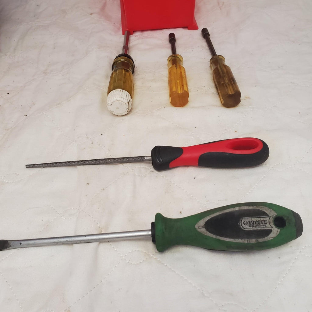 Lot of 5 Assorted Slotted, Phillips, Bit Driver Screwdriver LOT-652