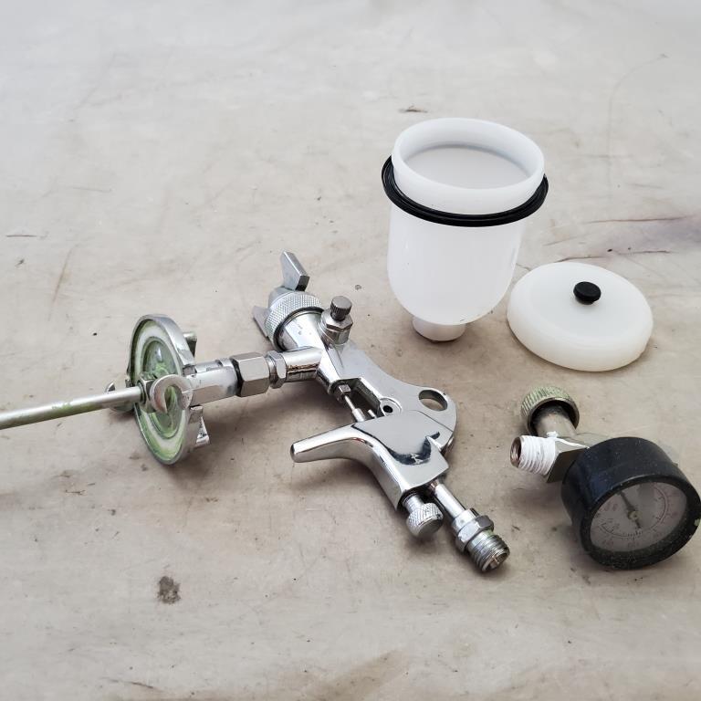 Spray Gun Noozle and Paint Holder with Pressure Regulator