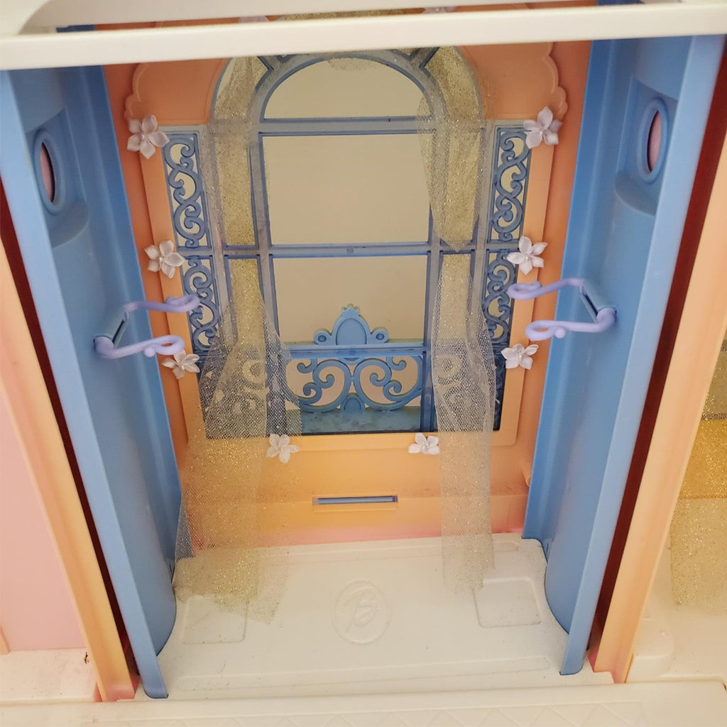 2001 Mattel Barbie Grand Hotel with Electronic Voice Features