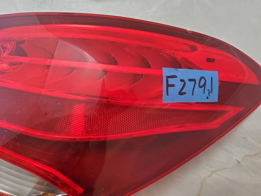 2015-2018 Mercedes Benz C300 Rear Tail Light Lamp Passenger Right A2059061902