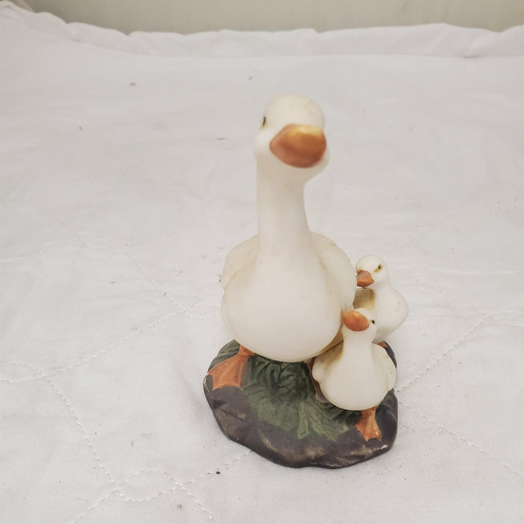 K's Collection Duck and Ducklings Ceramic Porcelain Figurine