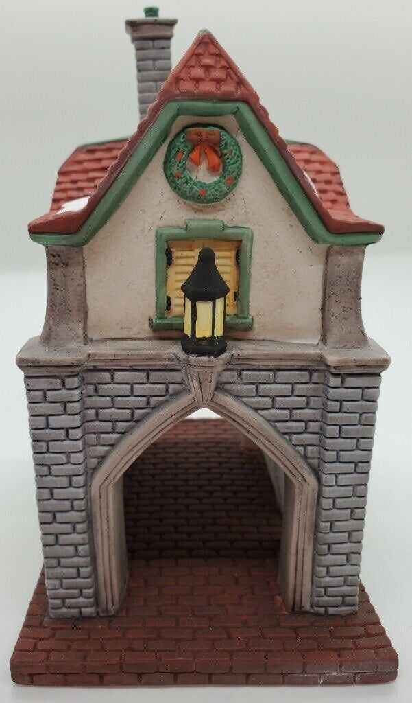 Gate House 1992 Department 56 Heritage Village Collection 5530-1 In Box