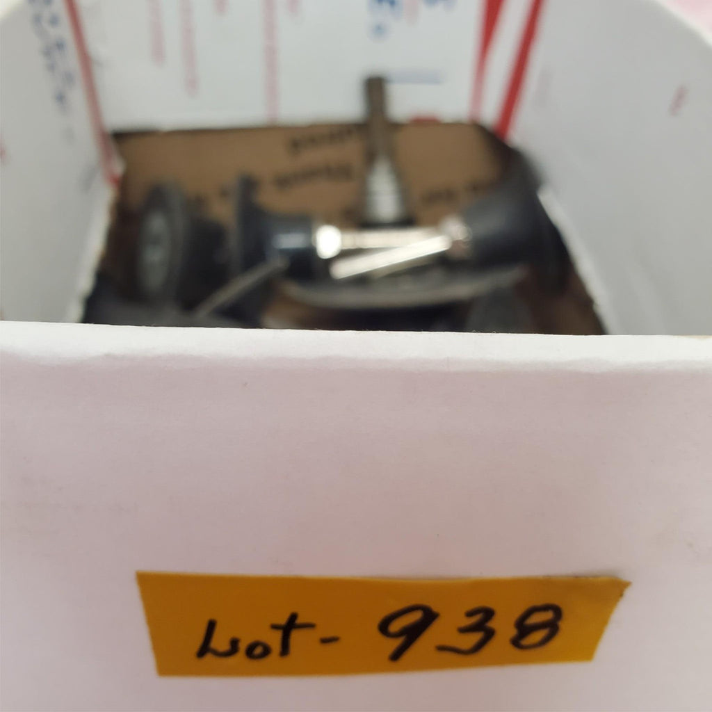 Lot of 16 Roll Lock Mandrel Sanding Disc Holder LOT-938