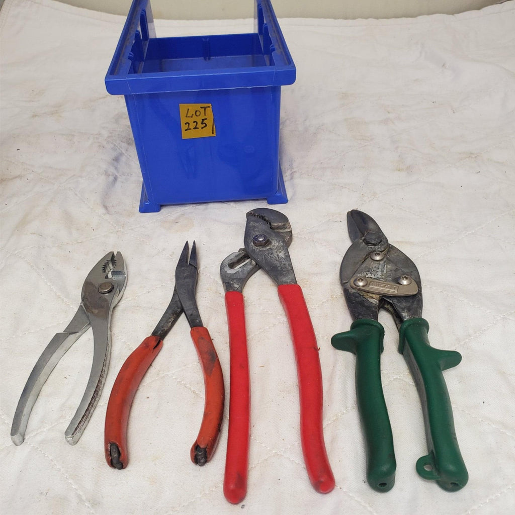 Lot of 4 Assorted Pliers and Metal Snips LOT-225