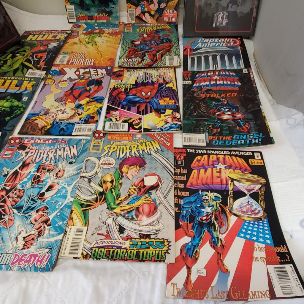 Lot of Spider-Man, X-Men, Batman & other Comic Books With Book Holder