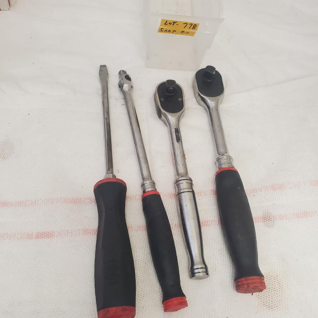 Lot of 4 Snap-on Tools Drive Red Soft Grip Flex & Fixed Head Ratchet Set LOT-778