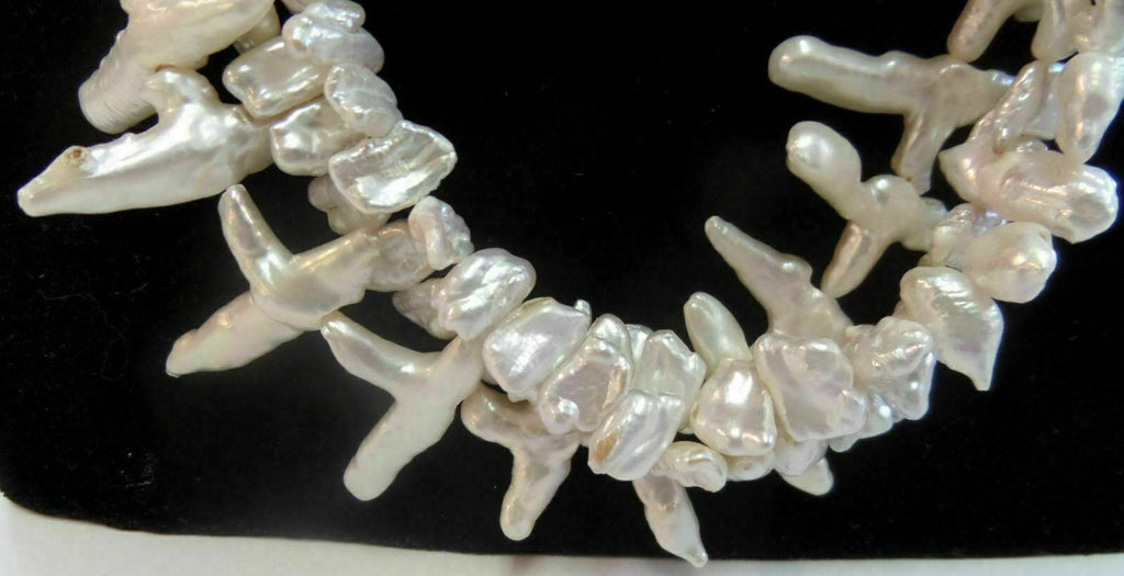 Glamorous Elongated Pearl Reversible & Adjustable Gold Yarn Necklace