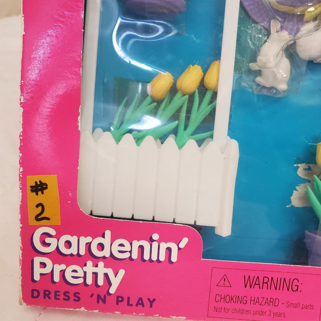 1996 Mattel Barbie Gardenin' Pretty Dress N Play Set #2