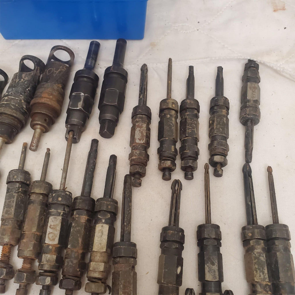 Lot of Assorted Fasteners Wedgelock Wing Nut LOT-202