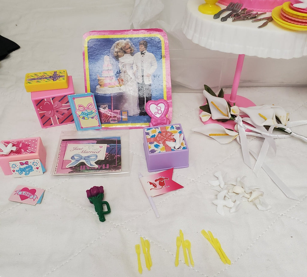 Lot of Miscellaneous Barbie Wedding Accessories with Cake & More Playsets