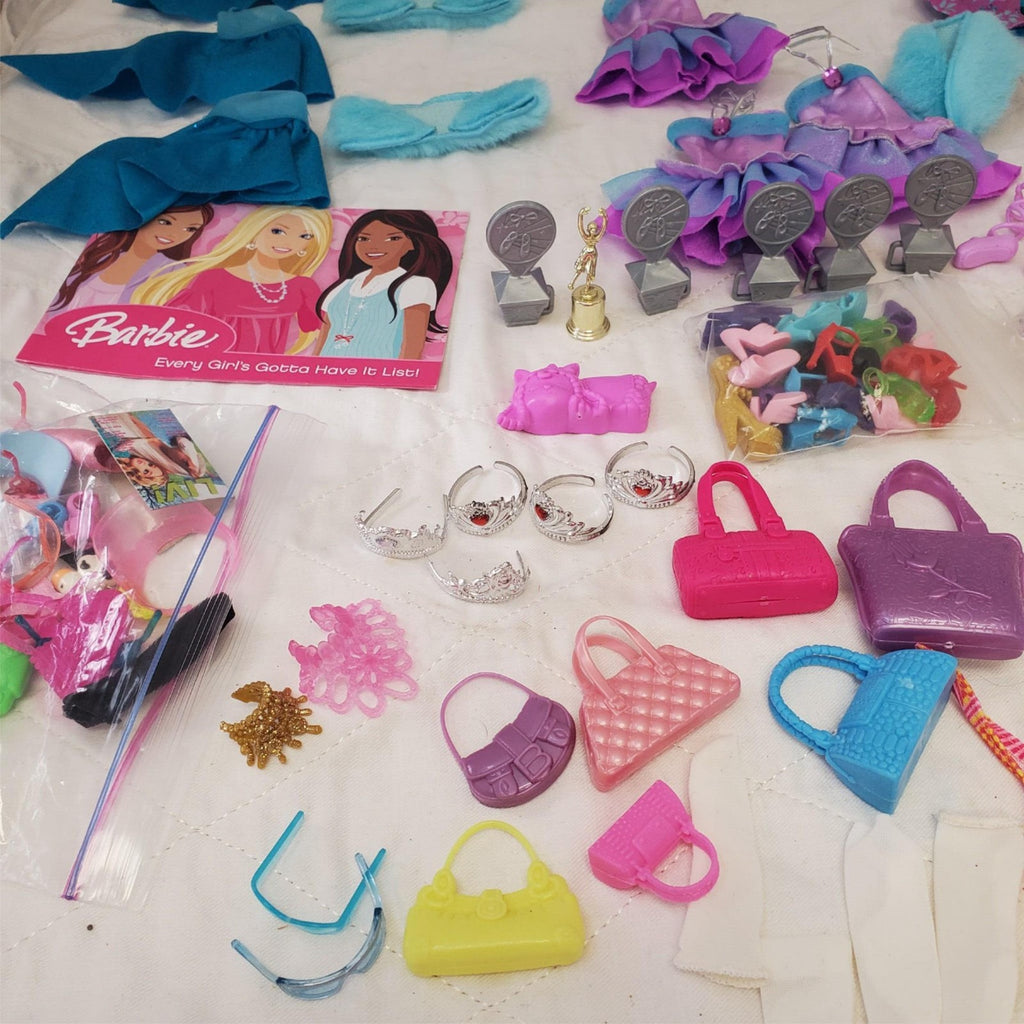 Mattel Barbie Hugs 'n Horses Barbie and Chelsea Blonde Playset #2 Tub