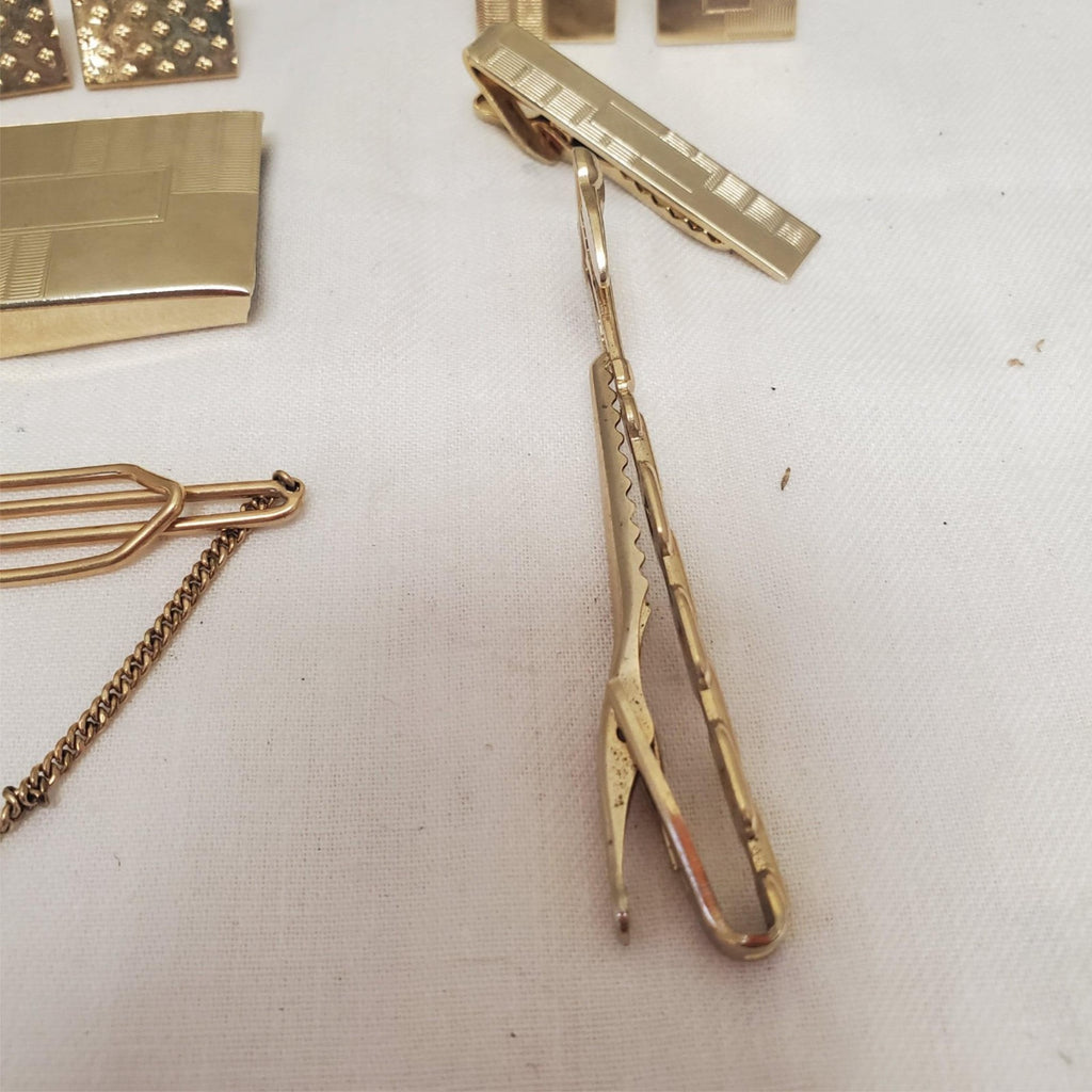 Lot of Vintage Gold Tone Men's Accessories Cufflinks, Tie Bars & More