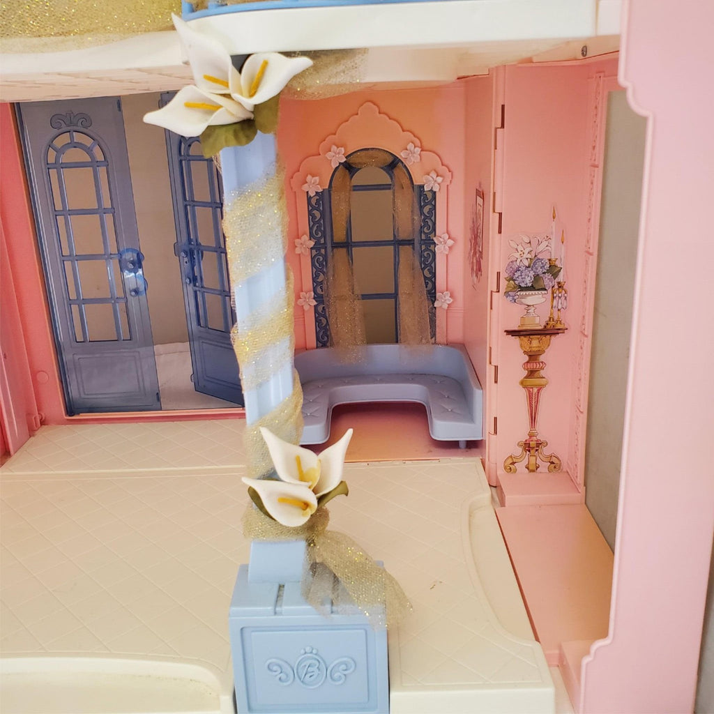 2001 Mattel Barbie Grand Hotel with Electronic Voice Features