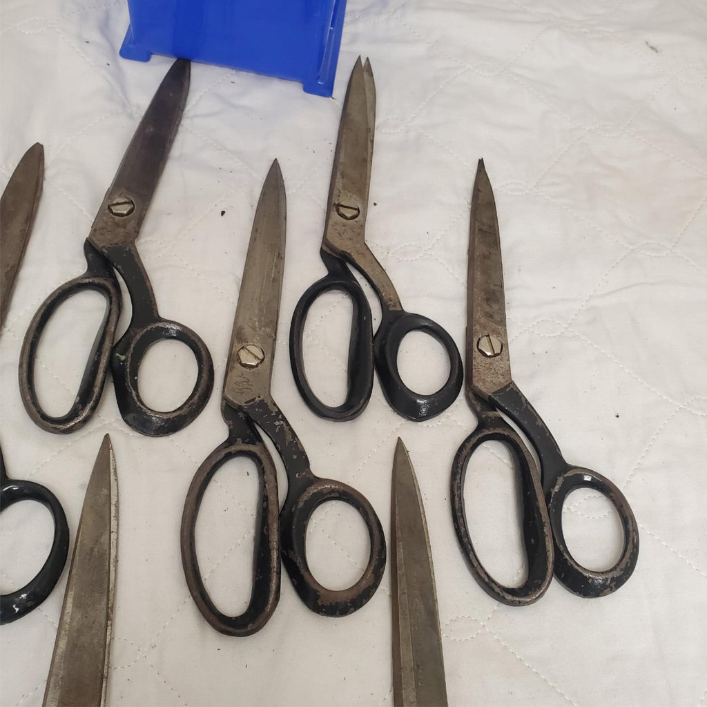 Lot of 7 Assorted Handle Pinking Scissors LOT-97