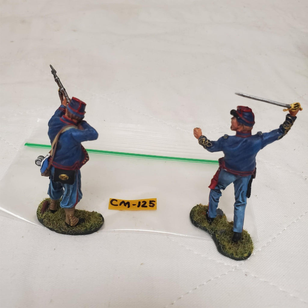 The Collectors Showcase CS01032 Firing& CS01028 Officer 72nd Pennsylvania CM-125
