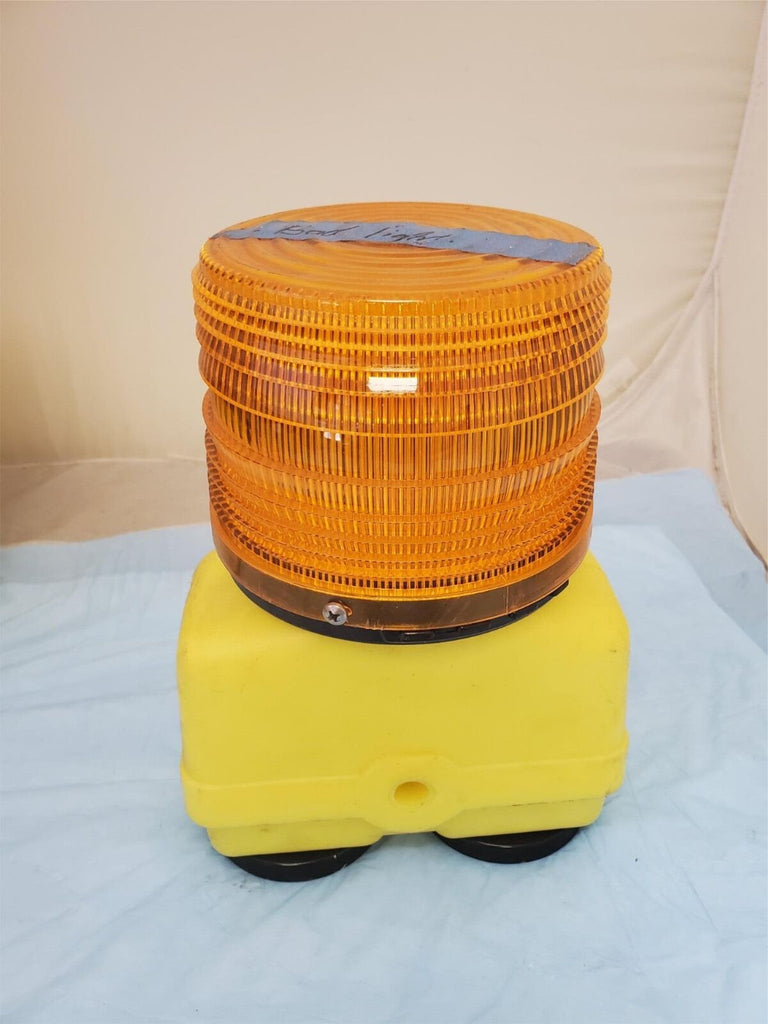 Used Federal Signal Battery Powered Strobe Warning Light Amber BPL26ST Bad light