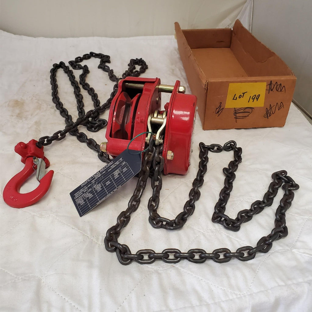 DAYTON Manual Chain Hoist: Hook Mounted 2,000lbs 15ft LOT 199
