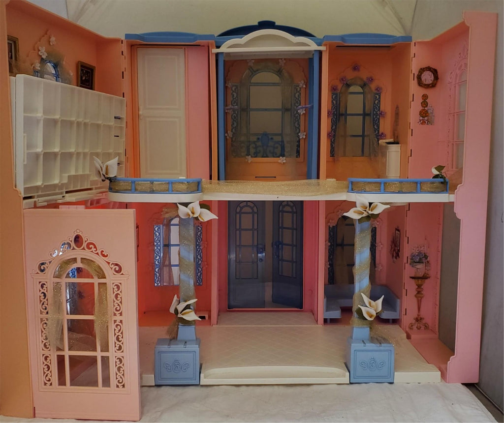 2001 Mattel Barbie Grand Hotel with Electronic Voice Features