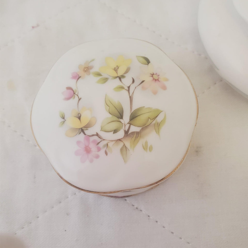 Buckingham Palace 1994, Royal Doulton Carnation Porcelain Trinket Pot