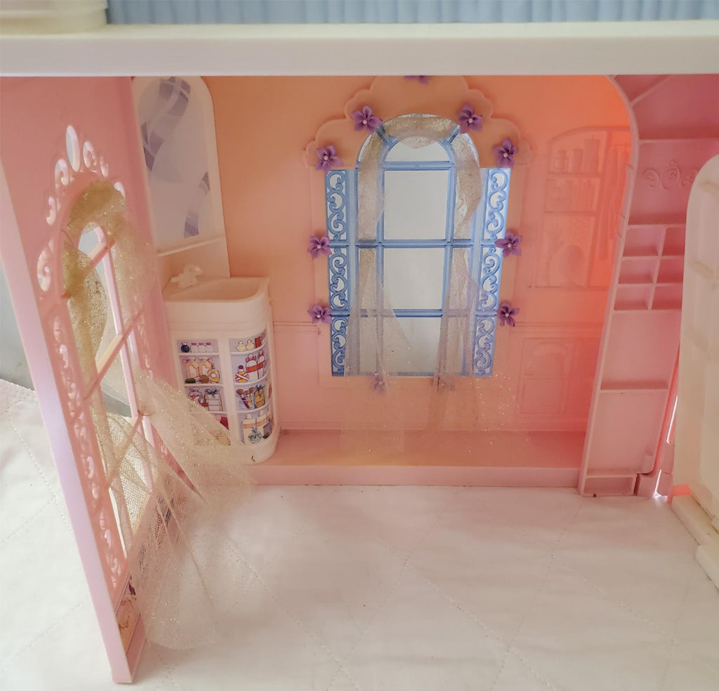 2001 Mattel Barbie Grand Hotel with Electronic Voice Features